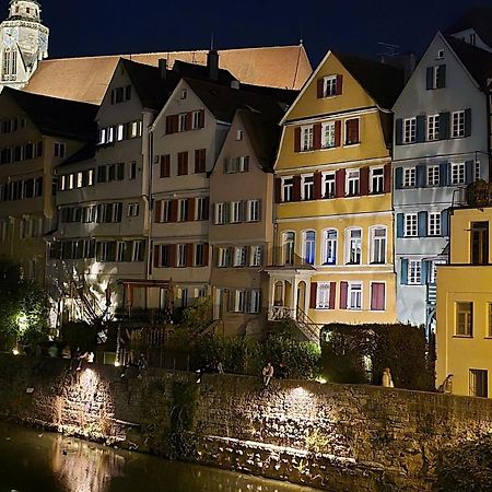 Stadtnahes Gaestezimmer Im Penthouse Bei Esi Tübingen Eksteriør billede