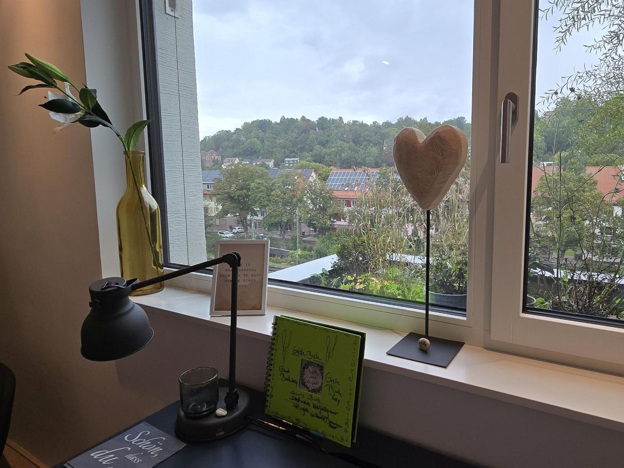 Stadtnahes Gaestezimmer Im Penthouse Bei Esi Tübingen Eksteriør billede