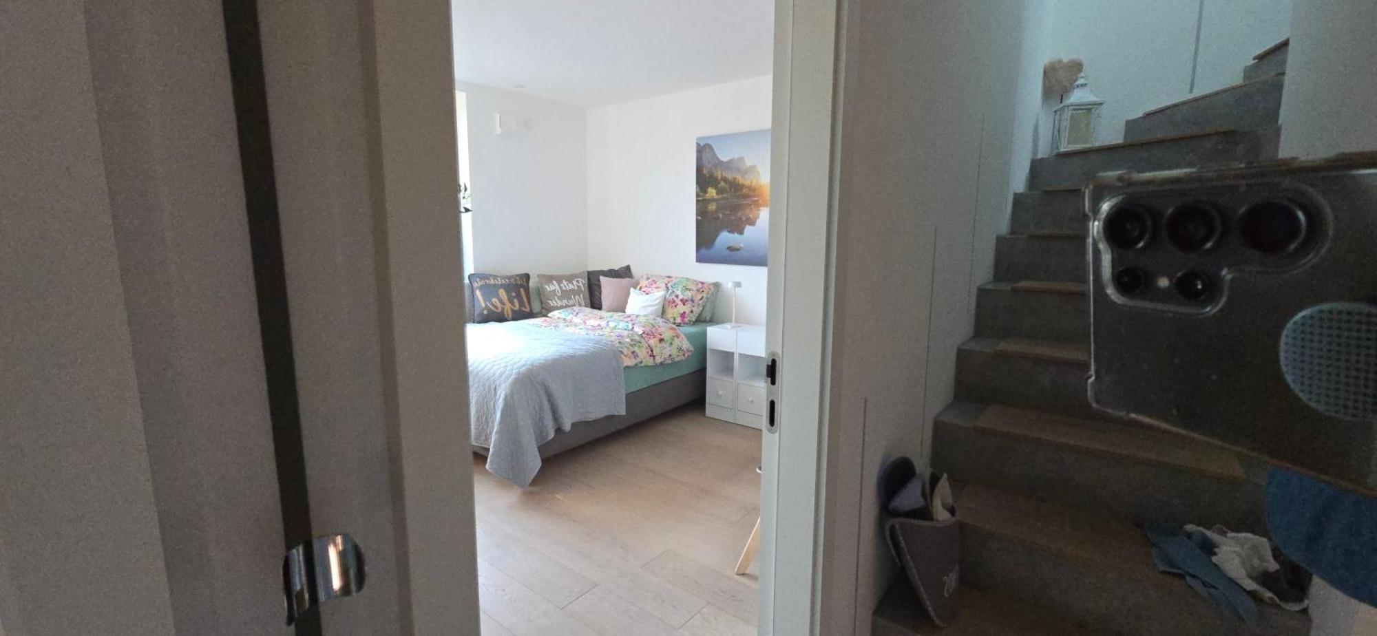 Stadtnahes Gaestezimmer Im Penthouse Bei Esi Tübingen Eksteriør billede